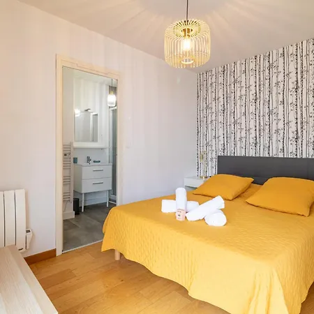 Bright Flat With Terrace - Near Train Station *